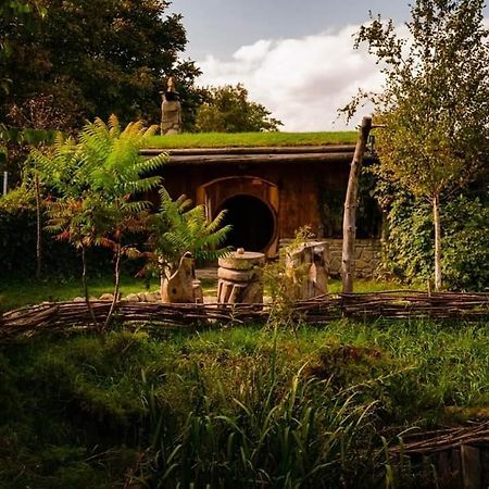 Hotel Valea Celor Doisprezece Piriu Dobreni Esterno foto