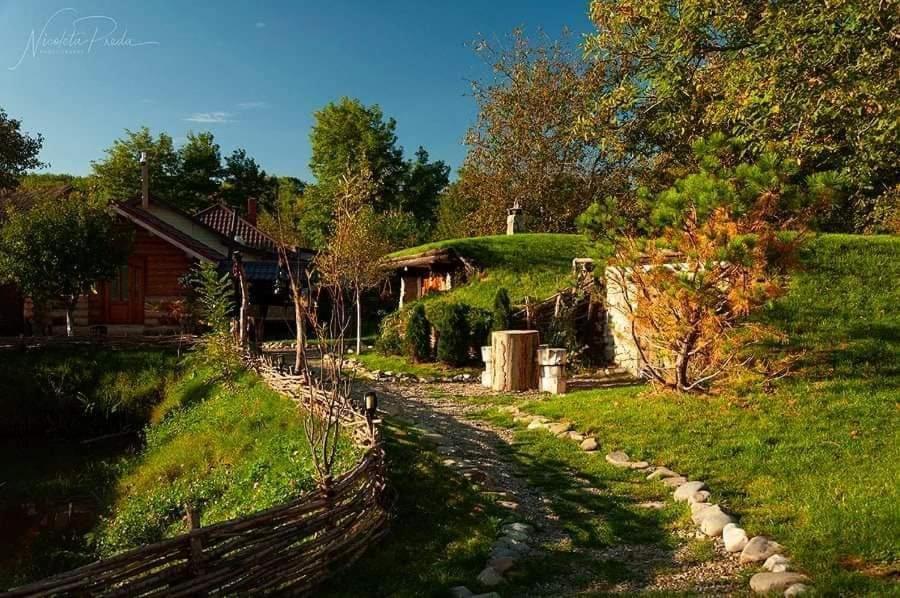 Hotel Valea Celor Doisprezece Piriu Dobreni Esterno foto