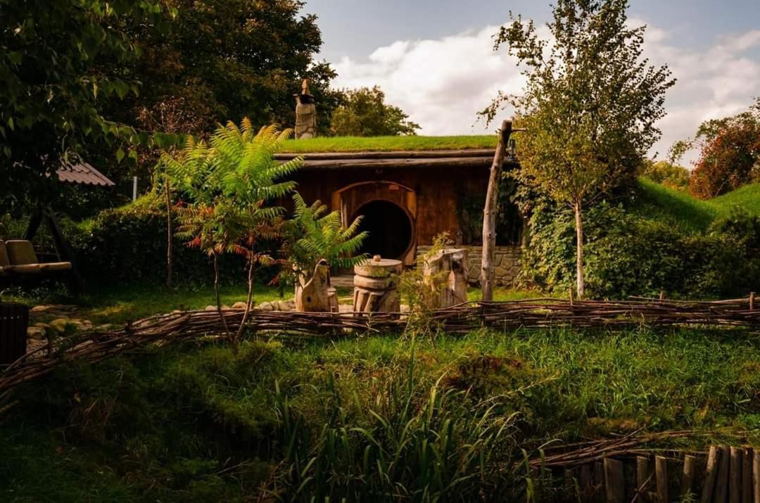 Hotel Valea Celor Doisprezece Piriu Dobreni Esterno foto