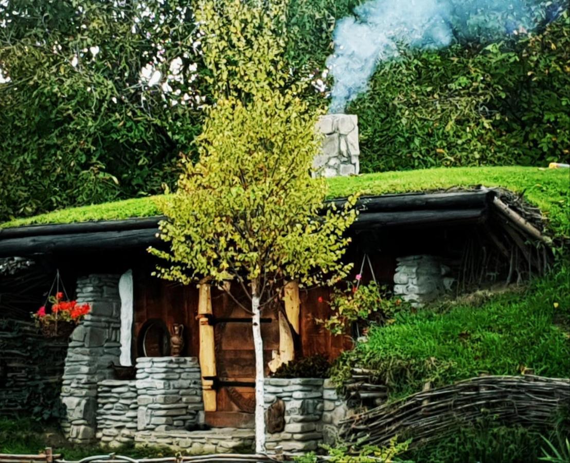 Hotel Valea Celor Doisprezece Piriu Dobreni Esterno foto