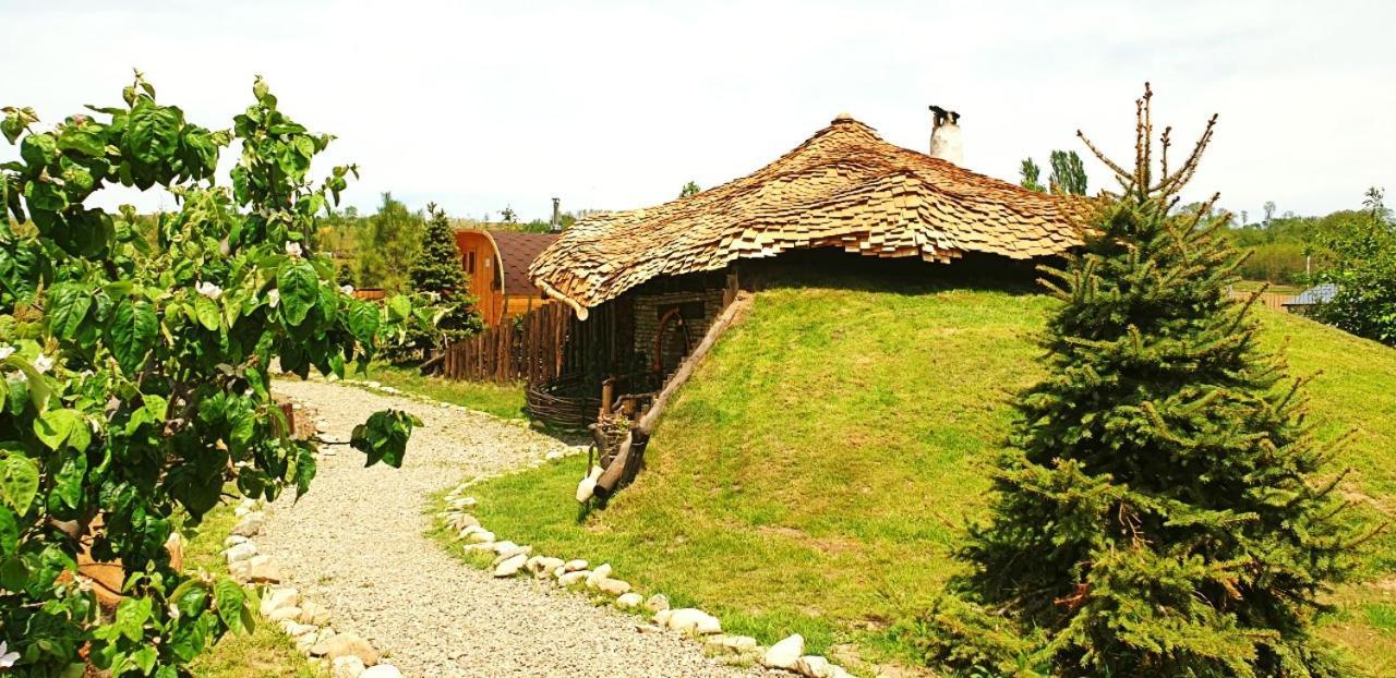 Hotel Valea Celor Doisprezece Piriu Dobreni Esterno foto