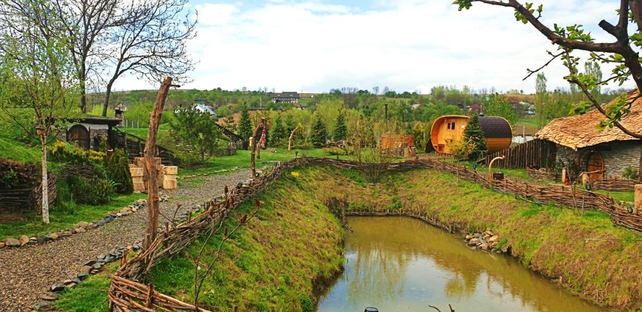 Hotel Valea Celor Doisprezece Piriu Dobreni Esterno foto