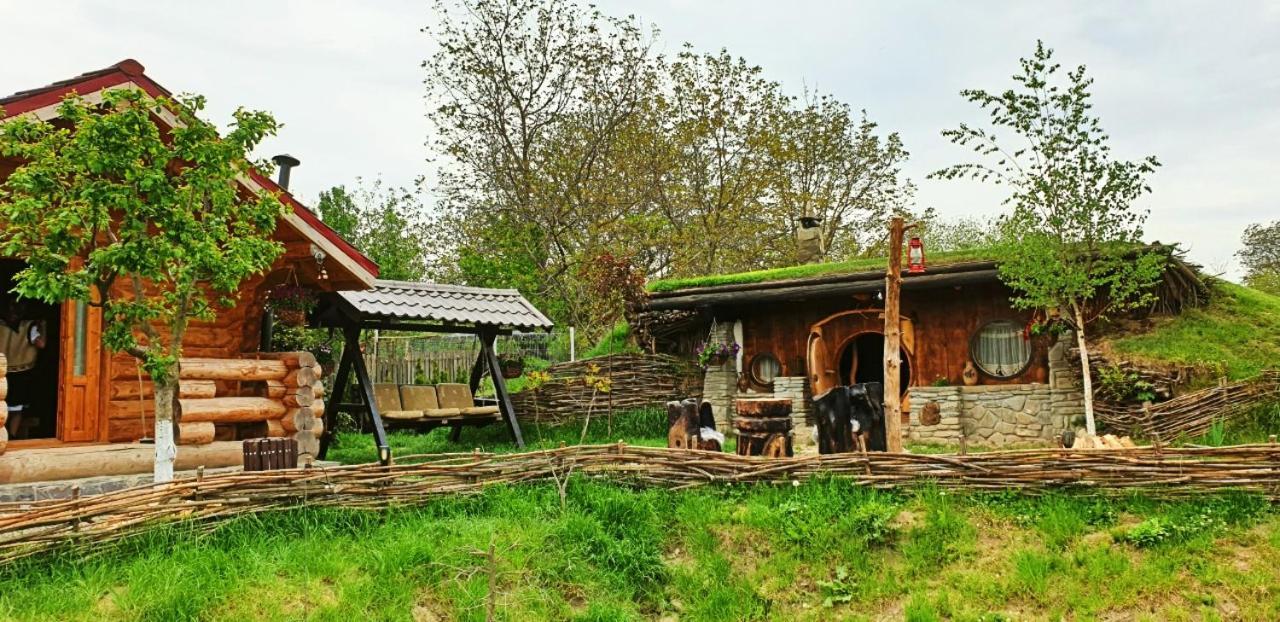 Hotel Valea Celor Doisprezece Piriu Dobreni Esterno foto